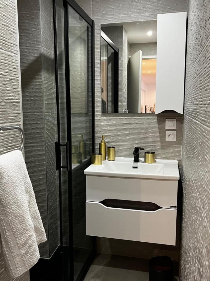 The Charming Two-bedroom Parilly Republic Appartamento