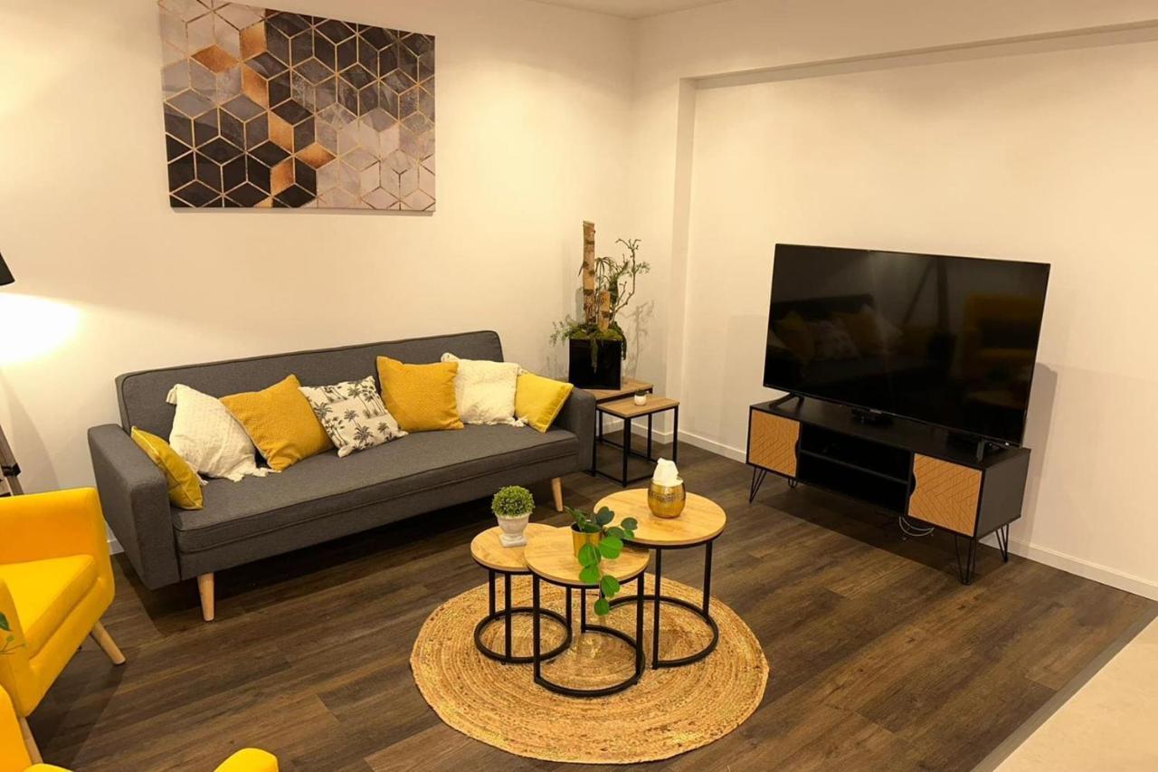 The Charming Two-bedroom Parilly Republic *